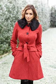 palton rosu de iarna