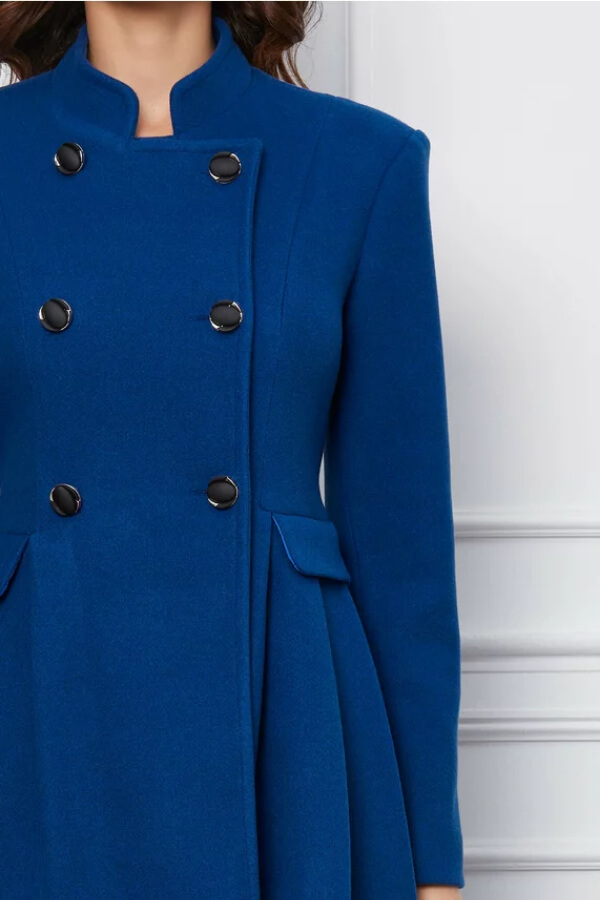 palton elegant albastru cu pliuri si clapete