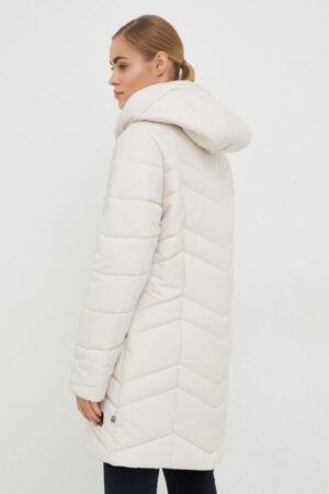 geaca de iarna femei Jack Wolfskin rezistenta vant